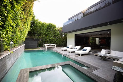 NEW Modern Oasis off Melrose - Rooftop - Pool House in West Hollywood