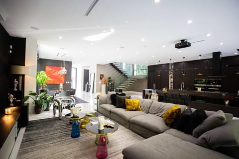 NEW Modern Oasis off Melrose - Rooftop - Pool House in West Hollywood