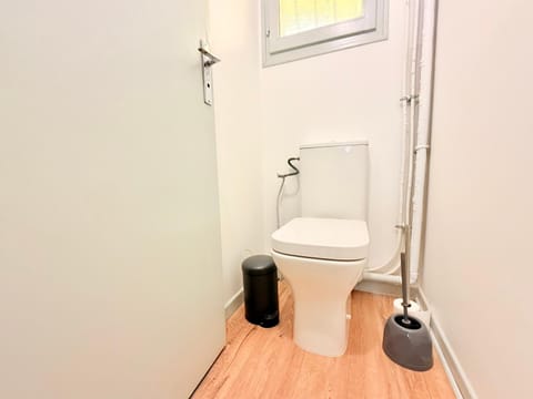 Maison rénové 10 prsn Parking privée & Balcon Proche Gare-Viotte Villa in Besançon