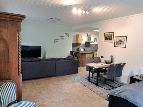 Living room, Dining area