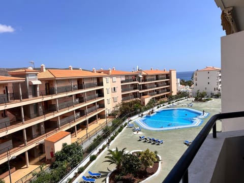 Property building, Day, View (from property/room), Balcony/Terrace, Pool view, Sea view, Swimming pool, sunbed