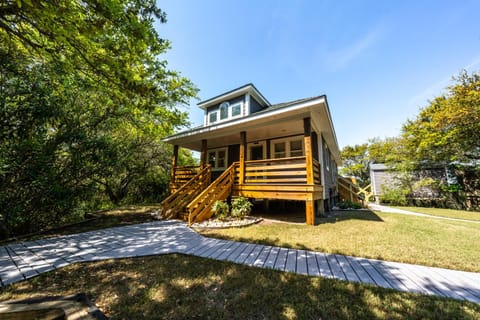 Property building, Facade/entrance, Hot Tub, Sea view, Sea view