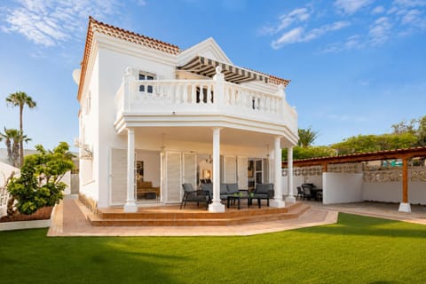 Property building, Patio, Garden, View (from property/room), Garden view