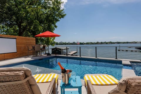 Endless Sunset with Concierge Services House in Granite Shoals