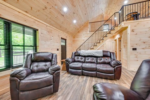 Near Mammoth Cave Family-Friendly Cabin with Patio! Cabin in Kentucky