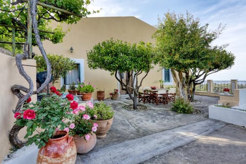 Property building, Patio, Spring, Natural landscape, Balcony/Terrace, Garden view