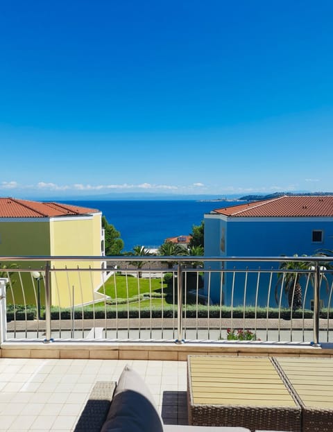 Balcony/Terrace, Mountain view, Sea view