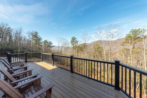 Here Comes the Sunset House in Black Mountain