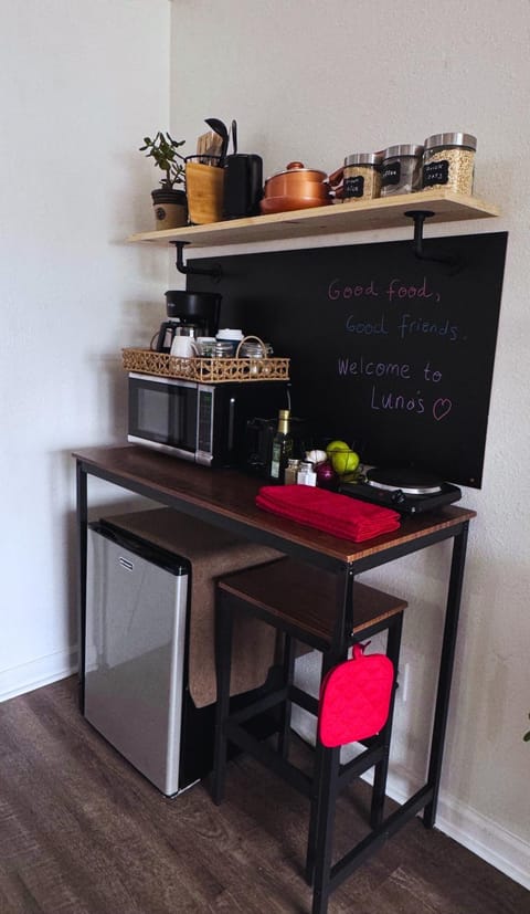 Coffee/tea facilities, Kitchen or kitchenette