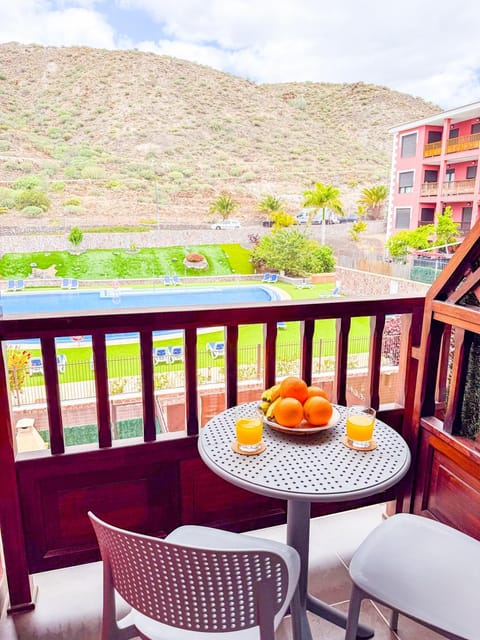 Day, View (from property/room), Balcony/Terrace, Mountain view, Pool view, Swimming pool