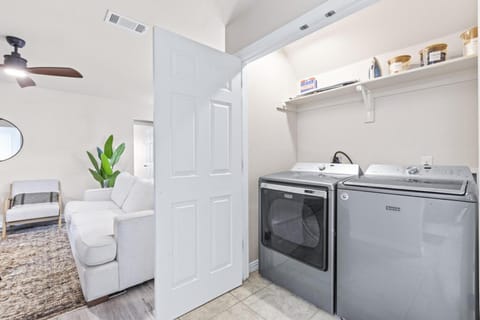 Spacious 3BR with Gameroom 10 Min from ATT Stadium House in Arlington