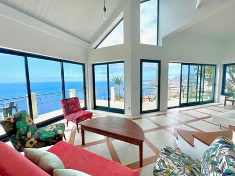 Balcony/Terrace, Living room, Seating area, Sea view