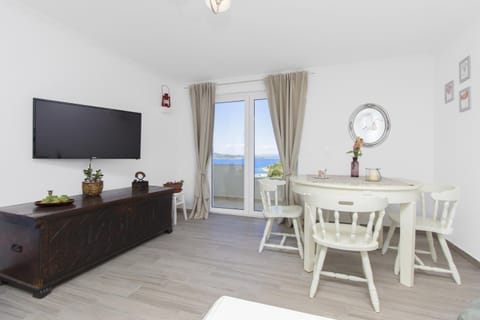 Living room, Dining area, Sea view