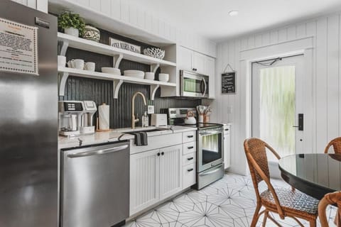 203 - 71ST - 4 BEDROOM condo Apartment in Holmes Beach