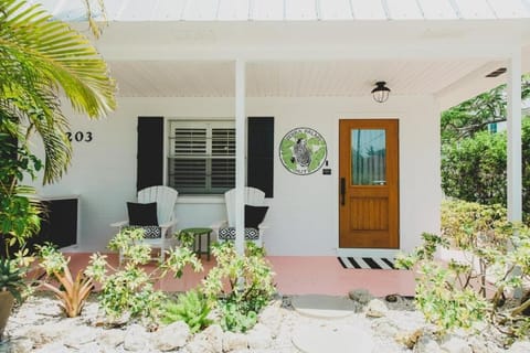 203 - 71ST - 4 BEDROOM condo Apartment in Holmes Beach