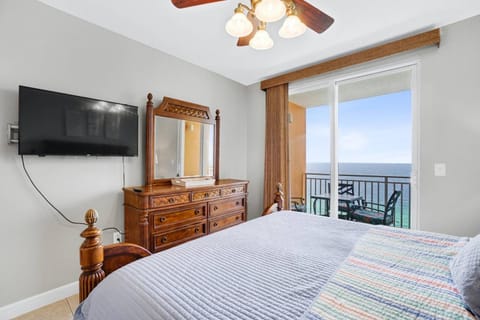 Natural landscape, TV and multimedia, View (from property/room), Balcony/Terrace, Photo of the whole room, Bedroom, Sea view