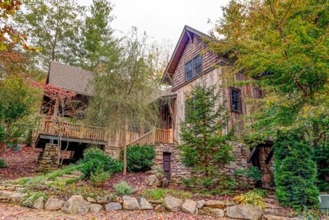 Stepping Stone House in Black Mountain