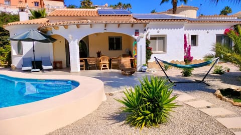 Property building, Patio, Day, Garden, Seating area, Swimming pool