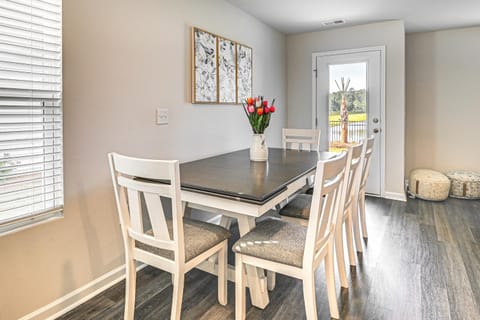 3 Mi to Shore Family Townhome in Surfside Beach House in Garden City