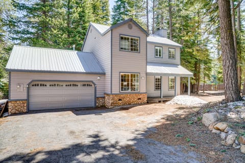 Truckee Retreat half Mi to Tahoe Donner Skiing House in Truckee