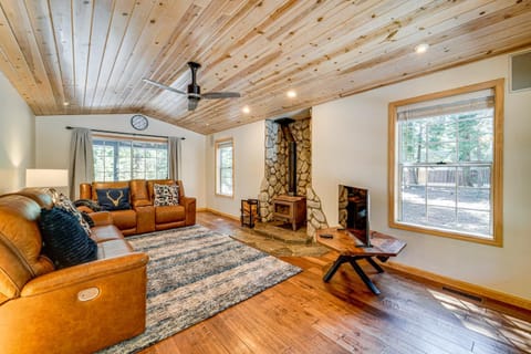 Truckee Retreat half Mi to Tahoe Donner Skiing House in Truckee