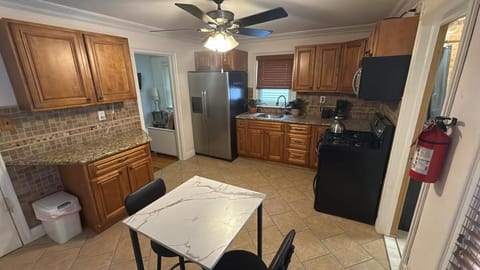 Amazing 1 bedroom Apt Entire unit near NYC House in Colorado