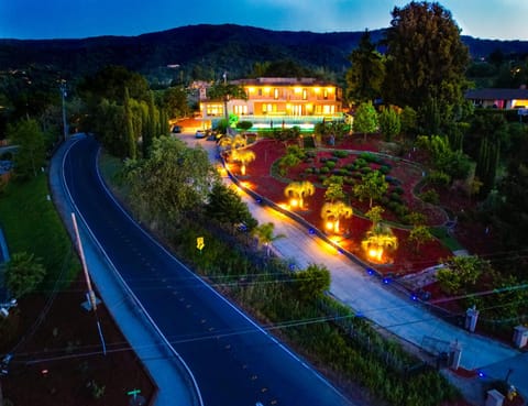 5BR Luxury with KTV, Pool, View, Near Stanford House in Los Altos Hills