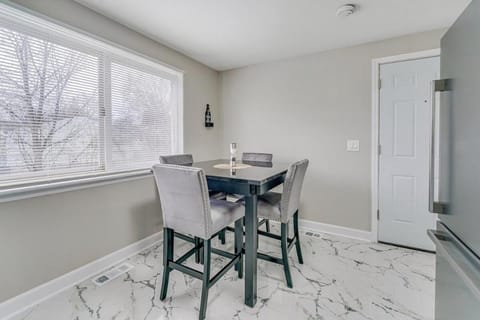 Welcome to UR Perfect Getaway! House in Ann Arbor