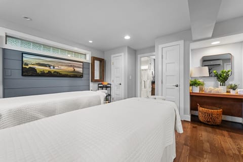 Iris Inn and Cabins Cabin in Waynesboro