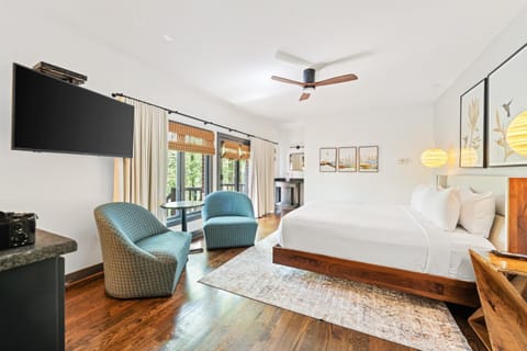 Iris Inn and Cabins Cabin in Waynesboro