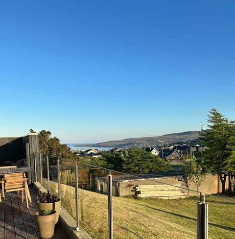 Garden, Mountain view, Sea view