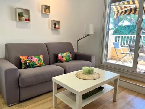 Duplex à 300m des plages, restos, commerces Saint-Cyr-sur-mer AQUALAND 1km Apartment in La Cadière-d'Azur