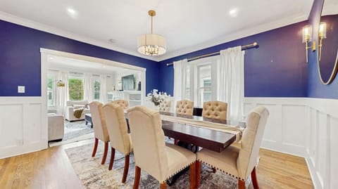 Whispering Oaks Retreat House in Forest Park