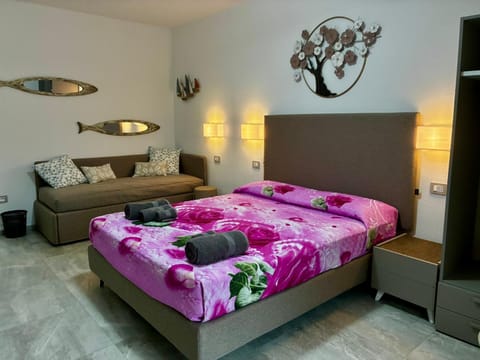 Seating area, Bedroom