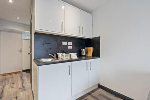 Coffee/tea facilities, Kitchen or kitchenette