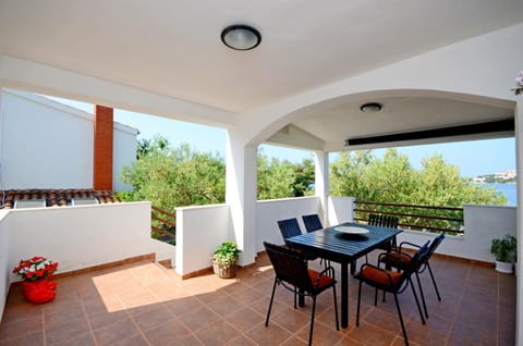 Day, View (from property/room), Balcony/Terrace, Seating area, Dining area