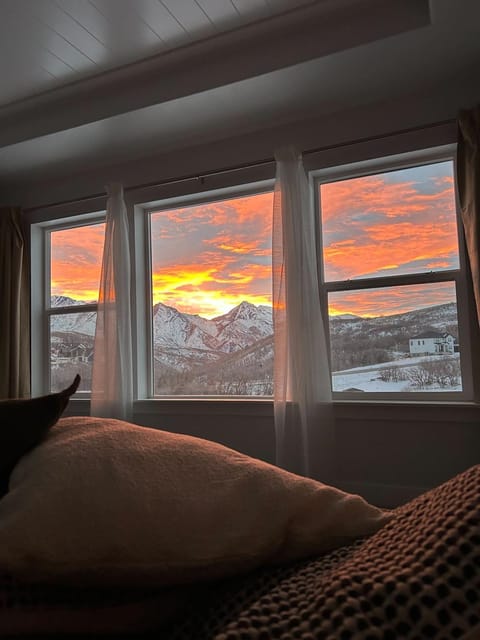 Natural landscape, Mountain view, Sunrise