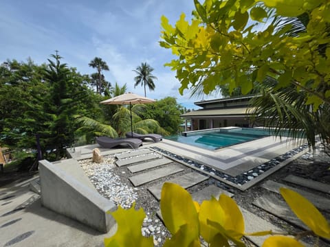 Garden, Garden view, Pool view, Swimming pool, sunbed