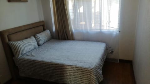 72 Hamilton the trout lodge Bed and Breakfast in Cape Town