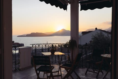 View (from property/room), Balcony/Terrace, Sunset