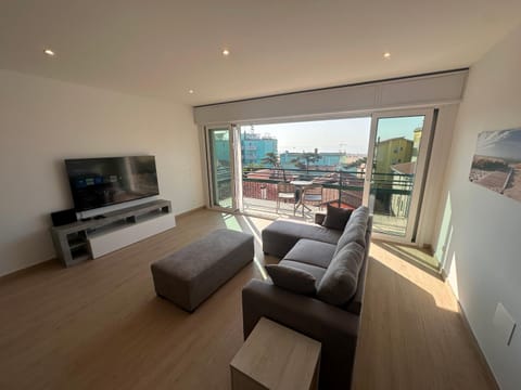 TV and multimedia, View (from property/room), Balcony/Terrace, Living room