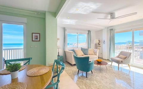 Oceanfront in Daimús - Ninomad 02 Light and views Apartment in Daimús