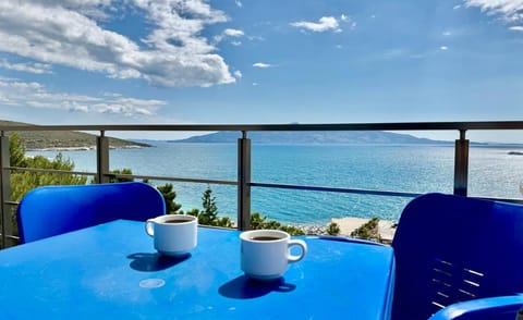 Day, Natural landscape, Coffee/tea facilities, View (from property/room), Balcony/Terrace, Dining area, Sea view