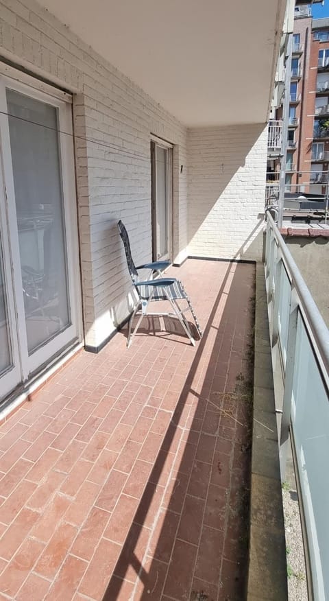 Balcony/Terrace, sunbed