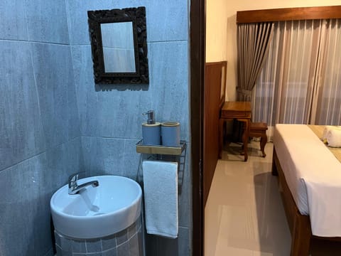 Pakjo homestay Bed and Breakfast in Ubud