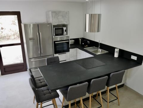 Kitchen or kitchenette, Dining area, stove, stove, kitchen