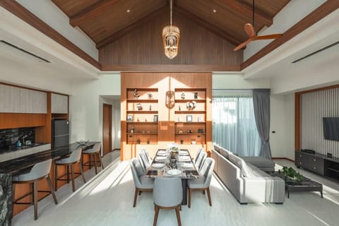 Communal lounge/ TV room, TV and multimedia, Living room, Dining area