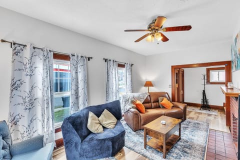 Cozy Getaway with Hot Tub, Patio & Fenced Yard home House in Cleveland Heights