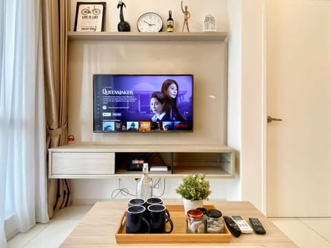 Communal lounge/ TV room, TV and multimedia