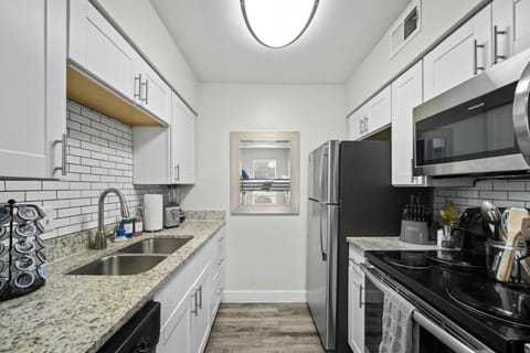 Spacious and Stylish Apartment right by AT&T Stadium! Apartment in Arlington